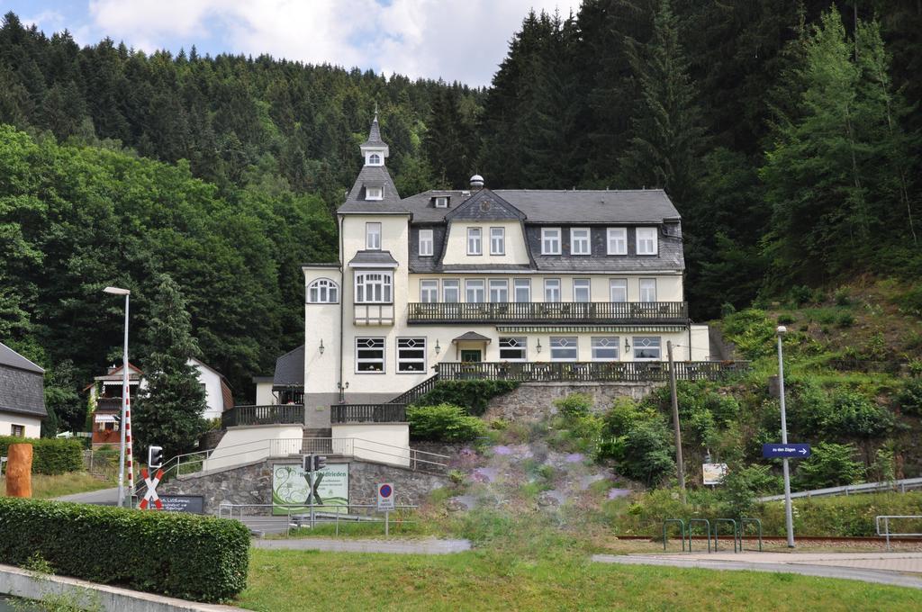 Flair-Hotel Waldfrieden Oberweißbach Esterno foto