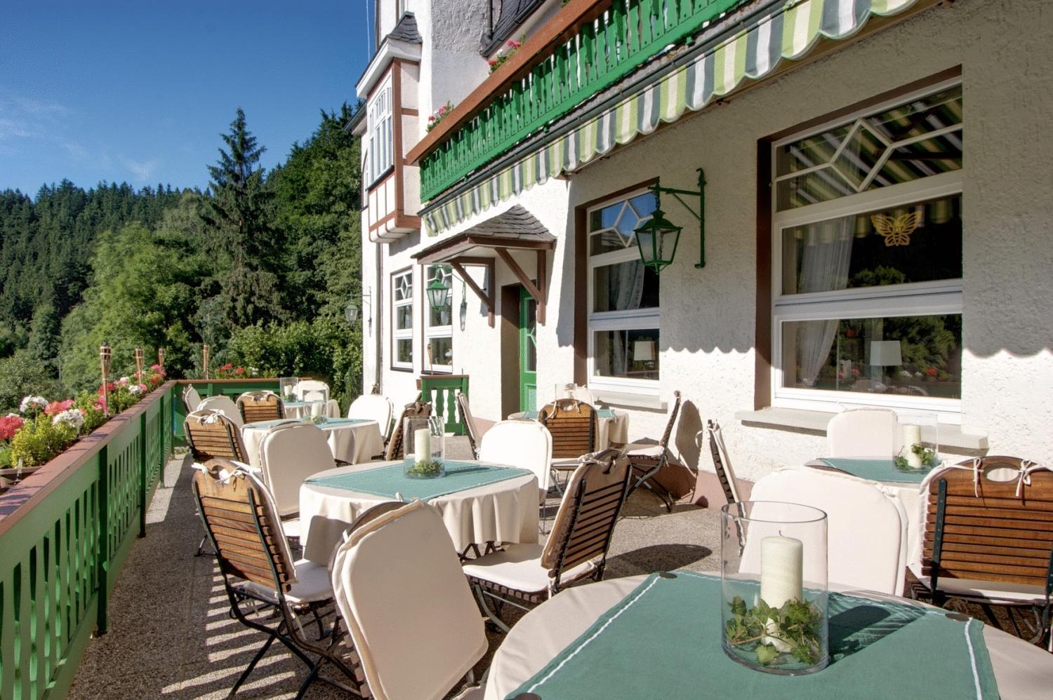 Flair-Hotel Waldfrieden Oberweißbach Esterno foto