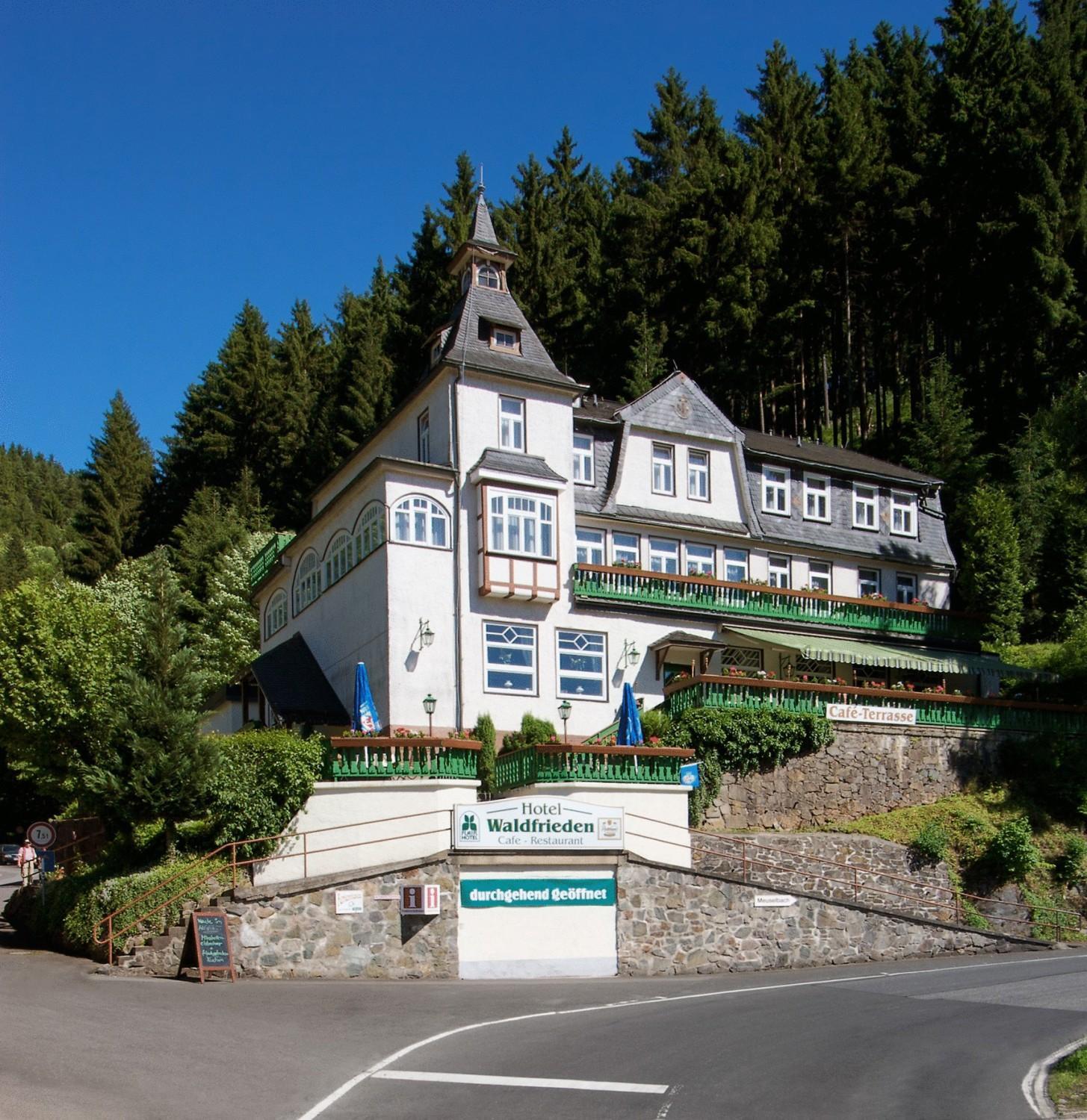 Flair-Hotel Waldfrieden Oberweißbach Esterno foto