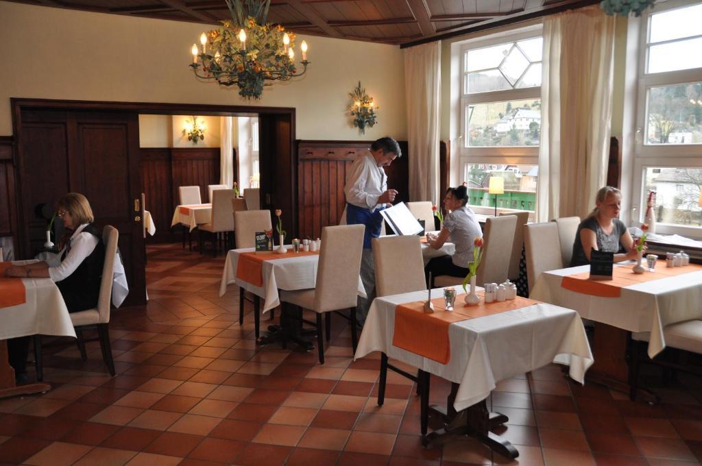 Flair-Hotel Waldfrieden Oberweißbach Esterno foto