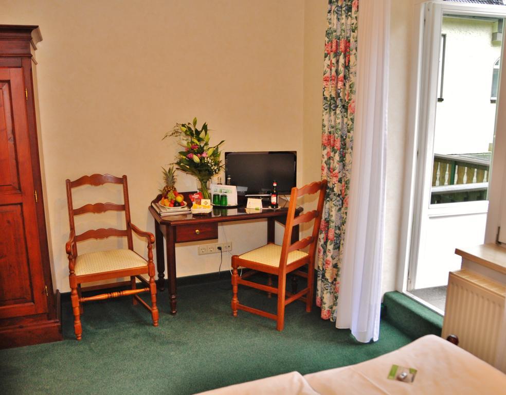 Flair-Hotel Waldfrieden Oberweißbach Esterno foto