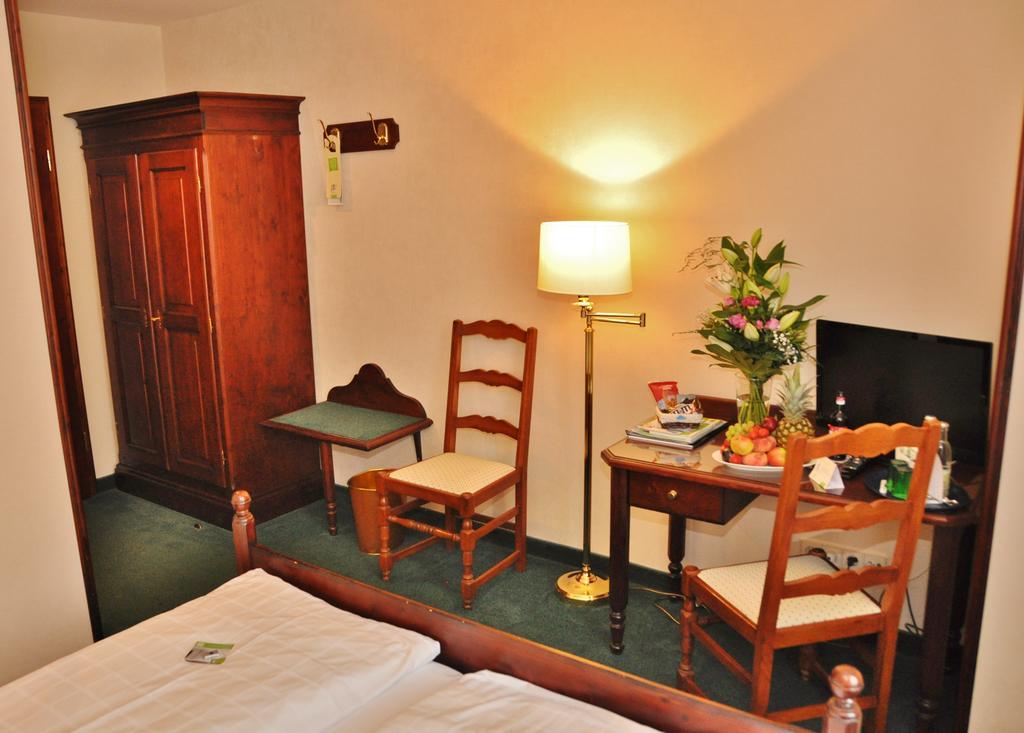 Flair-Hotel Waldfrieden Oberweißbach Esterno foto
