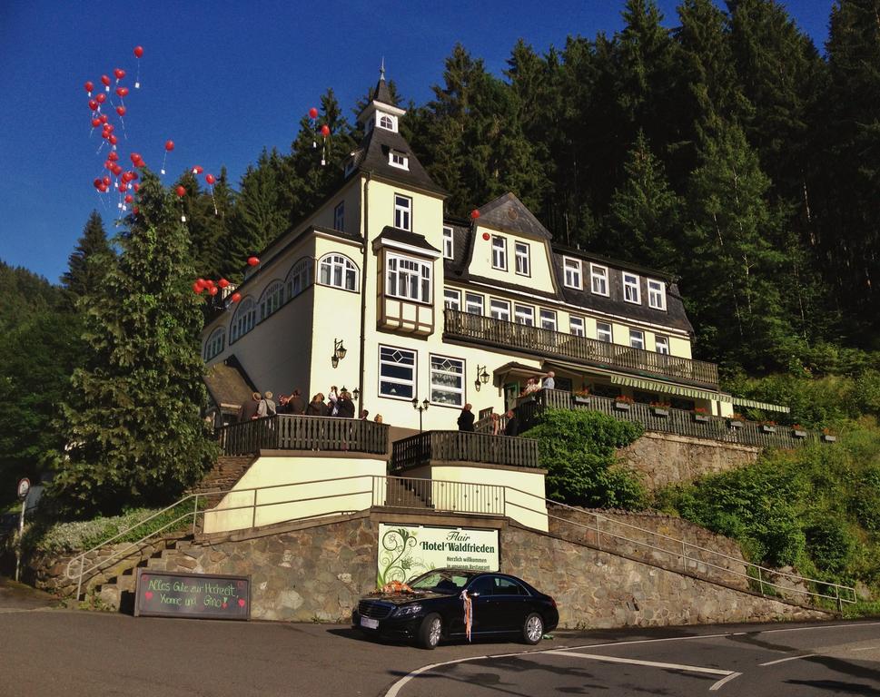 Flair-Hotel Waldfrieden Oberweißbach Esterno foto