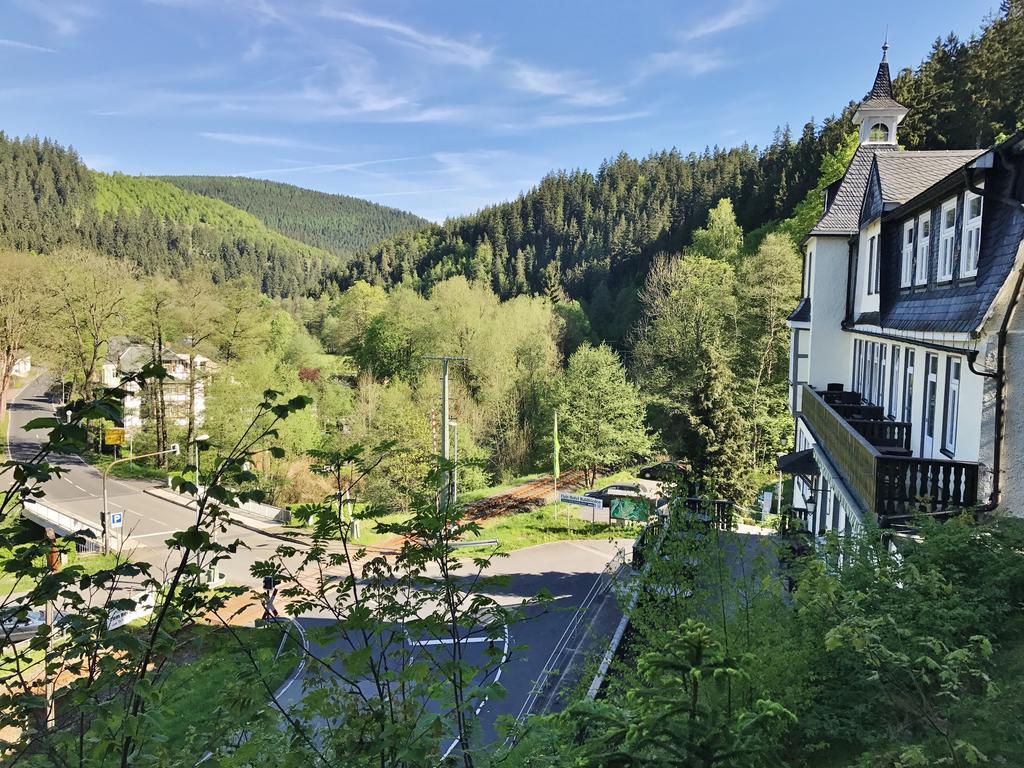 Flair-Hotel Waldfrieden Oberweißbach Esterno foto