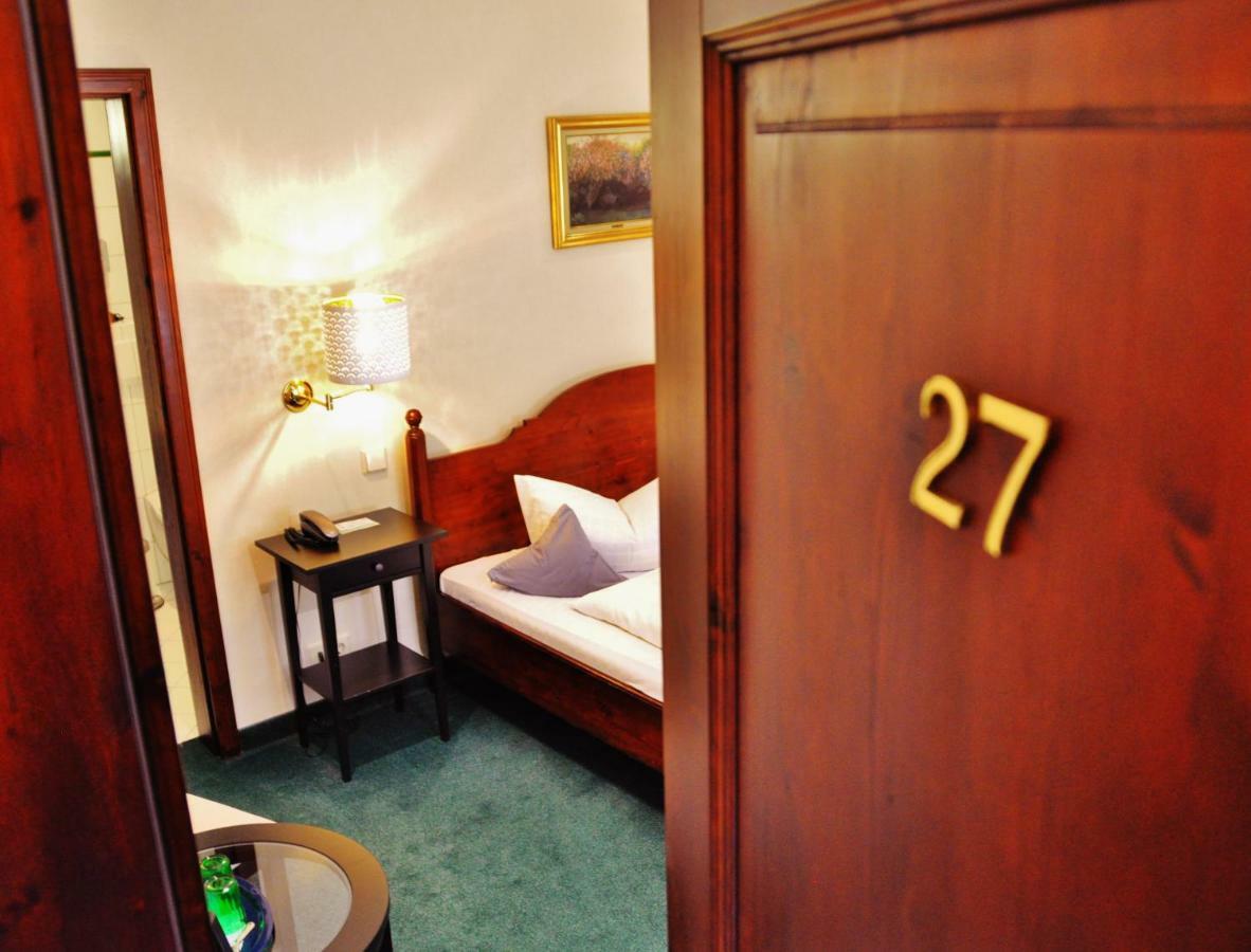 Flair-Hotel Waldfrieden Oberweißbach Esterno foto