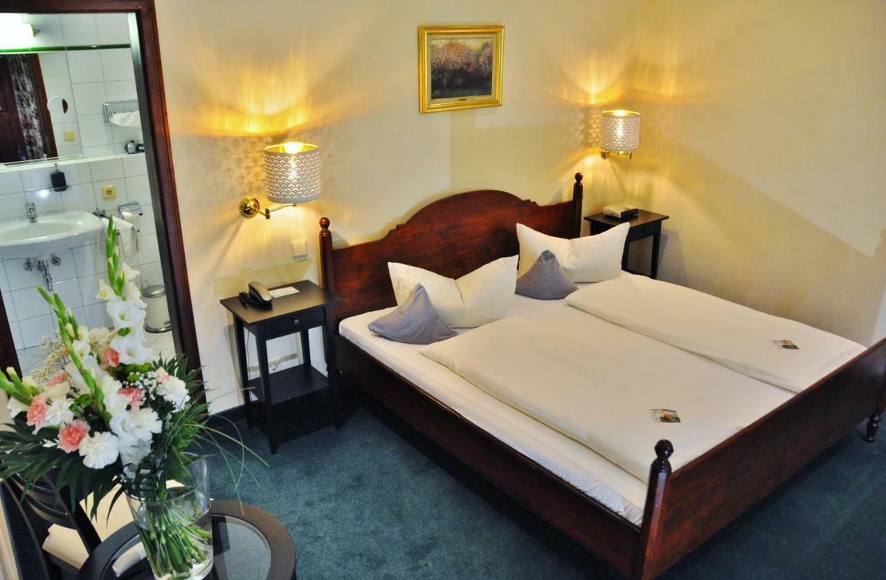 Flair-Hotel Waldfrieden Oberweißbach Esterno foto