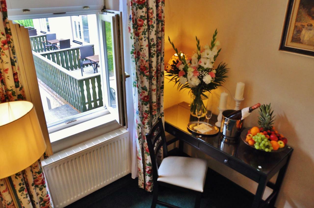 Flair-Hotel Waldfrieden Oberweißbach Esterno foto
