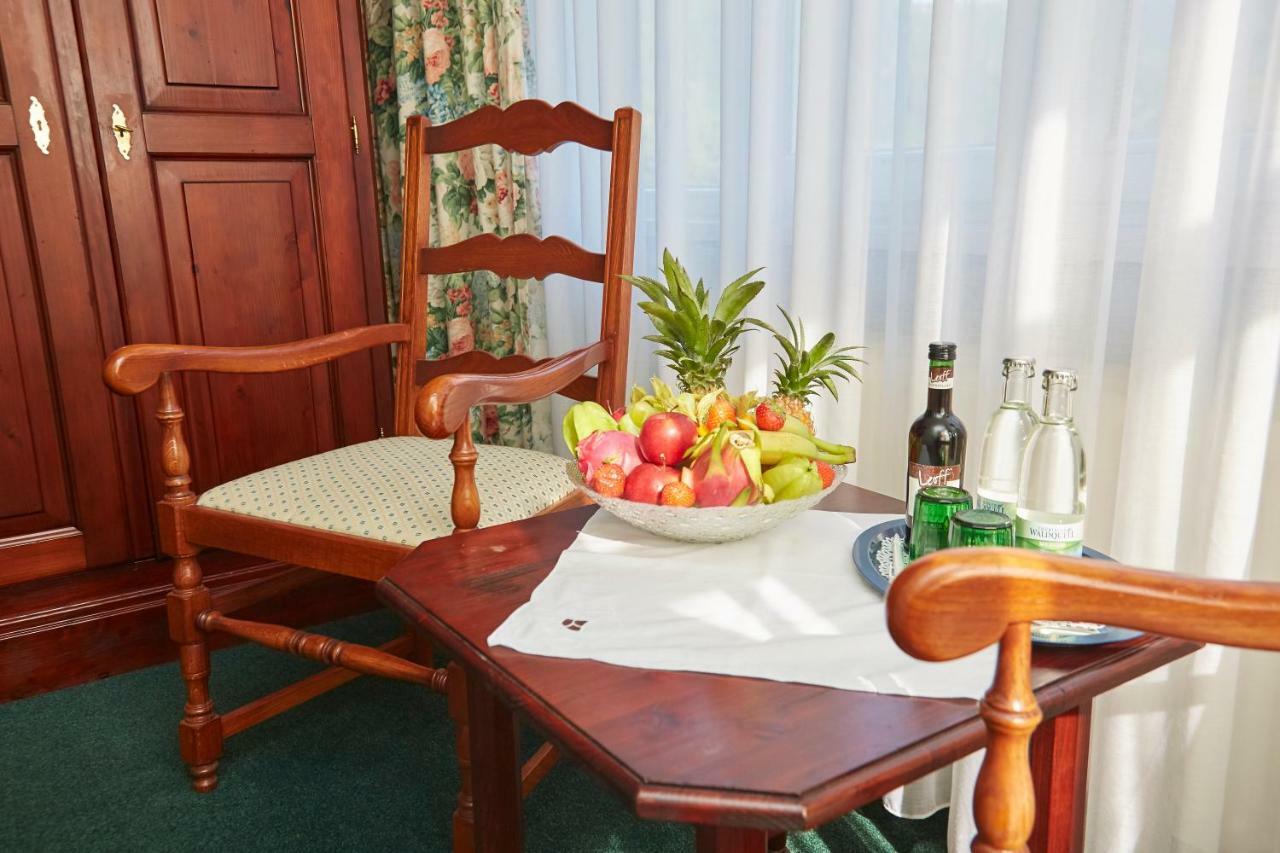 Flair-Hotel Waldfrieden Oberweißbach Esterno foto
